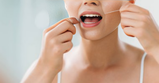 Imagem da notícia Novo estudo mostra que uso de fio dental pode reduzir riscos de AVC e problemas cardíacos